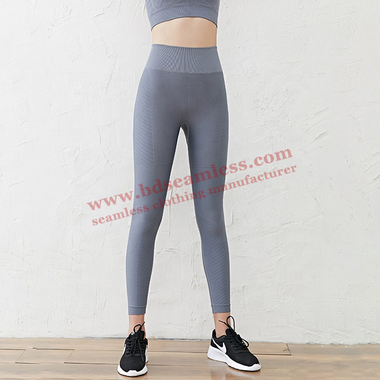 Woman's seamless leggings bundle of 2, 92% Nylon, 8% - Depop